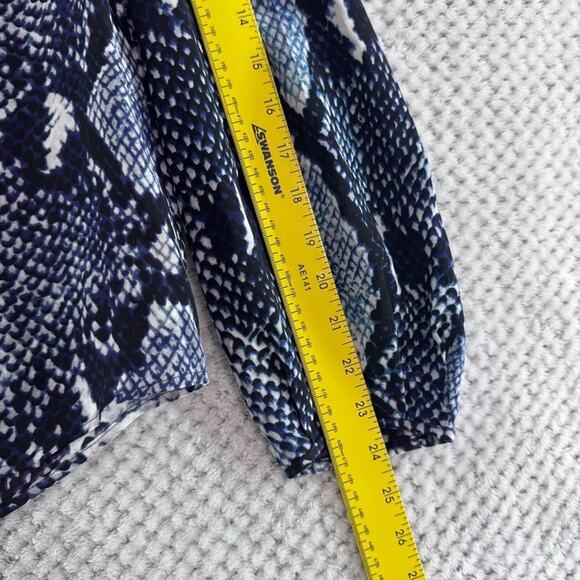 Diane von Furstenberg Top Womens 6 Black Snake Print Silk Hidden Button Front - Picture 12 of 15